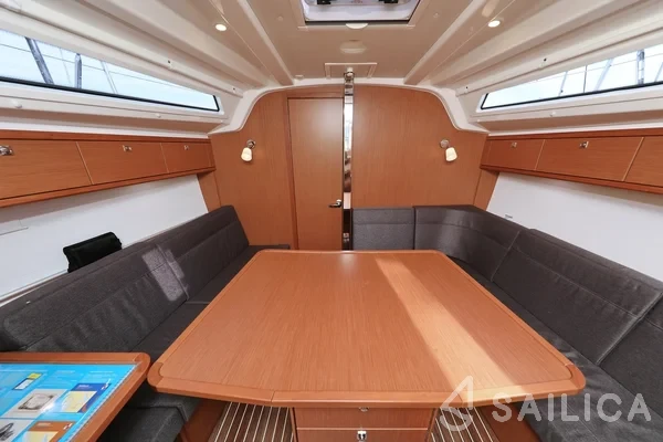 Bavaria 37 Cruiser - Yacht Charter Sailica