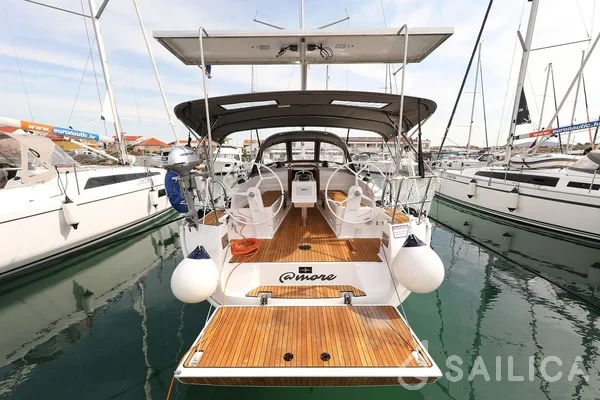 Bavaria 37 Cruiser - Yacht Charter Sailica