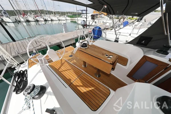 Bavaria 37 Cruiser - Yacht Charter Sailica