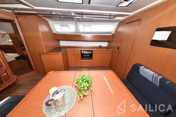 Bavaria 46 Cruiser - Photo #79 Bavaria 46 Cruiser - Yacht Charter Sailica