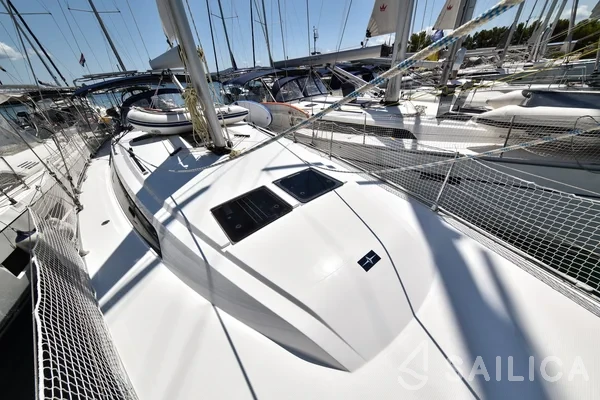 Bavaria 46 Cruiser - Yacht Charter Sailica