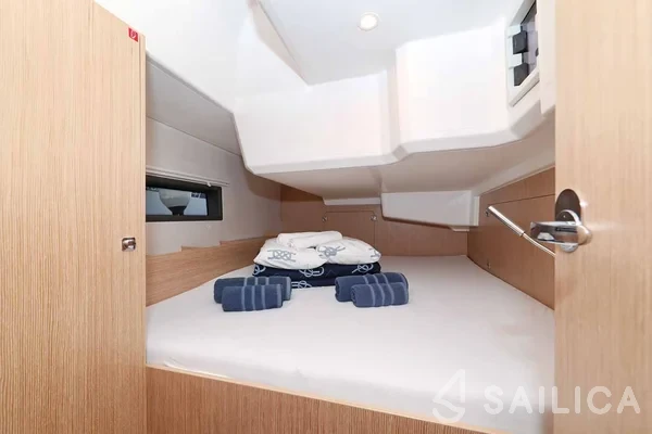 Bavaria C42 - Yacht Charter Sailica