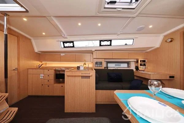 Bavaria C42 - Yacht Charter Sailica