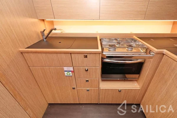 Bavaria C42 - Yacht Charter Sailica