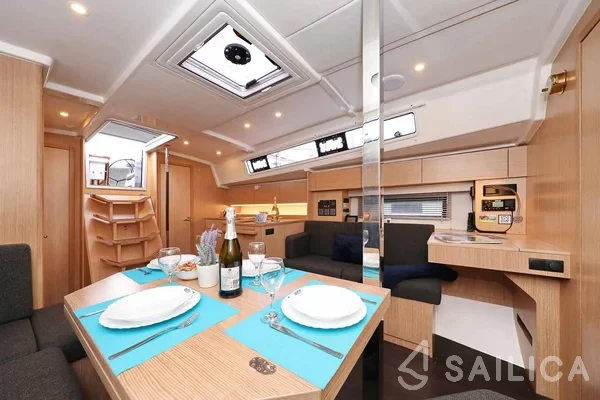 Bavaria C42 - Yacht Charter Sailica