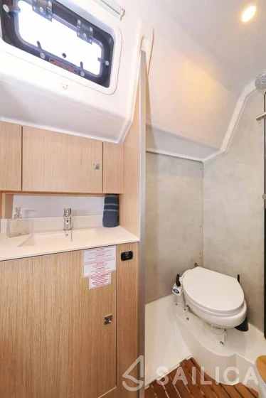 Bavaria C42 - Yacht Charter Sailica