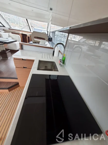 Monte Carlo 52 - Yacht Charter Sailica
