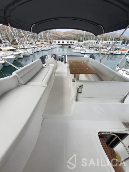 Monte Carlo 52 - Yacht Charter Sailica