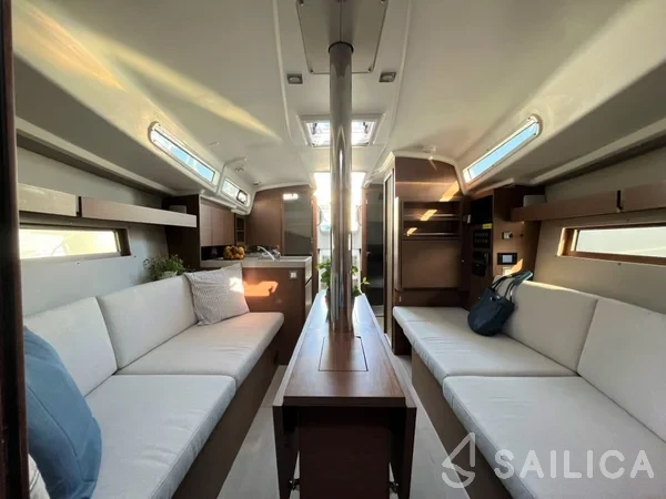 Oceanis 34.1 - Yacht Charter Sailica