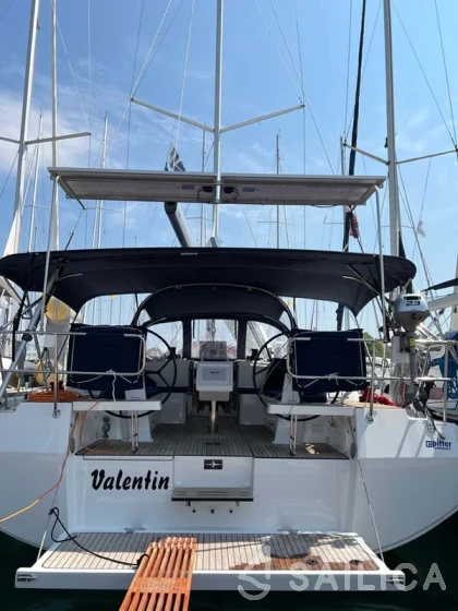 Bavaria C42 - Yacht Charter Sailica