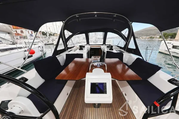 Bavaria C42 - Yacht Charter Sailica