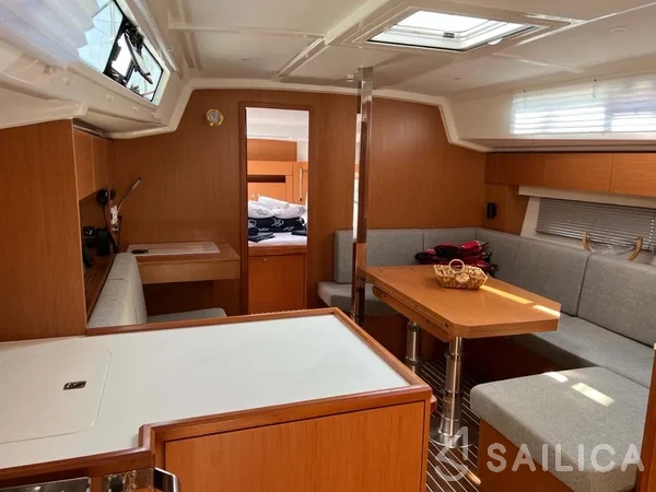 Bavaria C42 - Yacht Charter Sailica