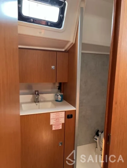 Bavaria C42 - Yacht Charter Sailica