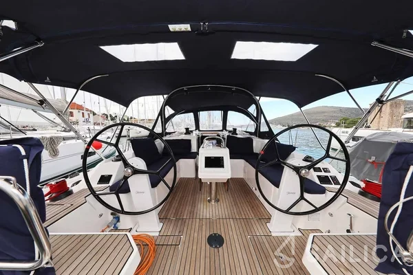 Bavaria C42 - Yacht Charter Sailica