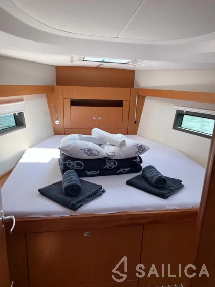 Bavaria C42 - Yacht Charter Sailica