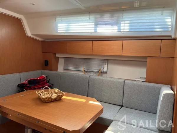 Bavaria C42 - Yacht Charter Sailica