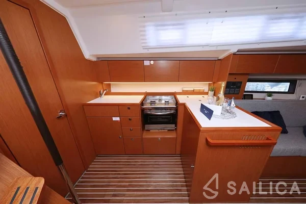 Bavaria C42 - Yacht Charter Sailica