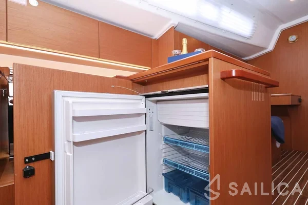 Bavaria C42 - Yacht Charter Sailica