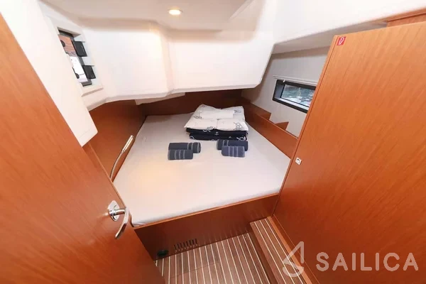 Bavaria C42 - Yacht Charter Sailica