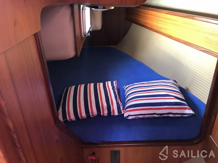 Houseboat - Yacht Charter Sailica