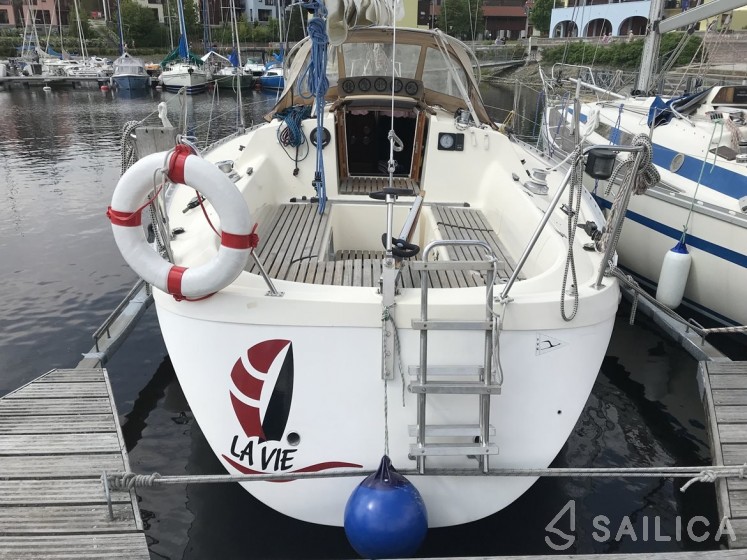 Houseboat - Yacht Charter Sailica