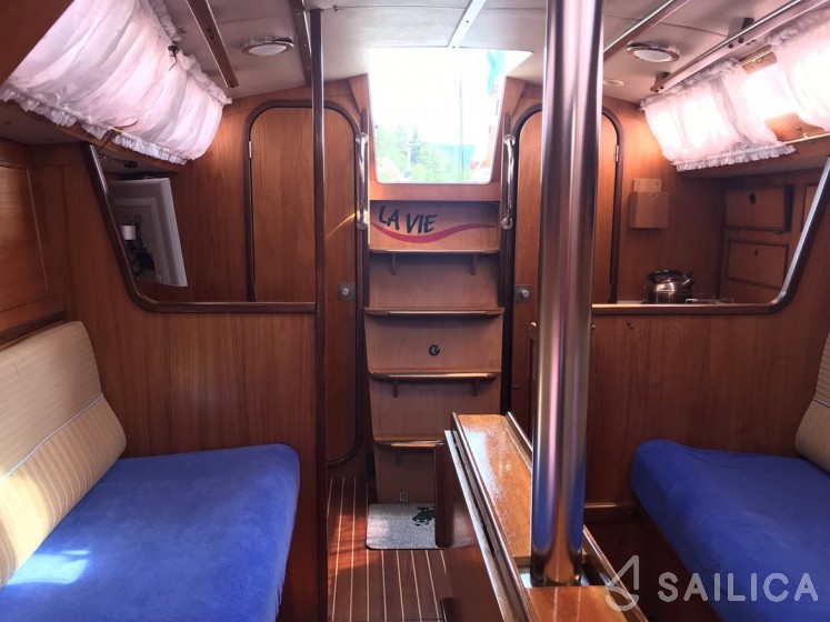 Houseboat - Yacht Charter Sailica