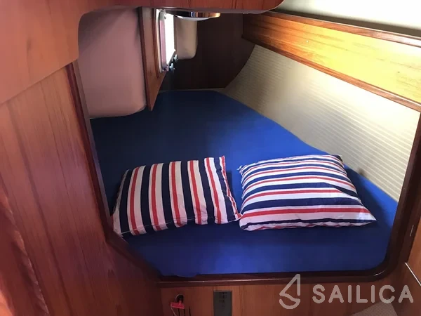 Houseboat - Yacht Charter Sailica