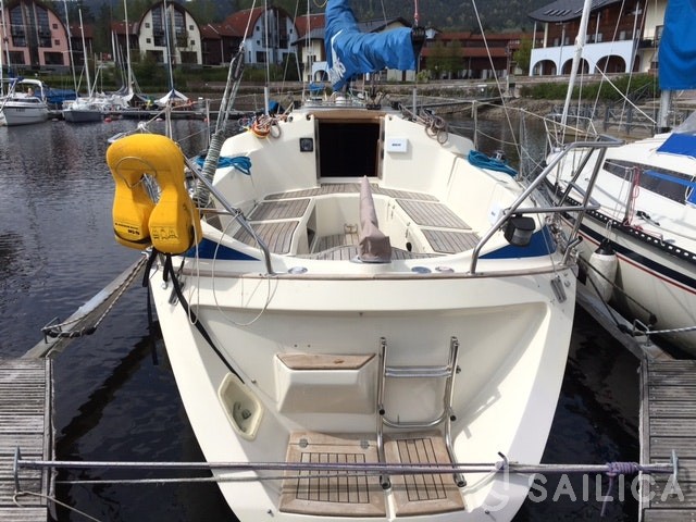 Houseboat - Yacht Charter Sailica