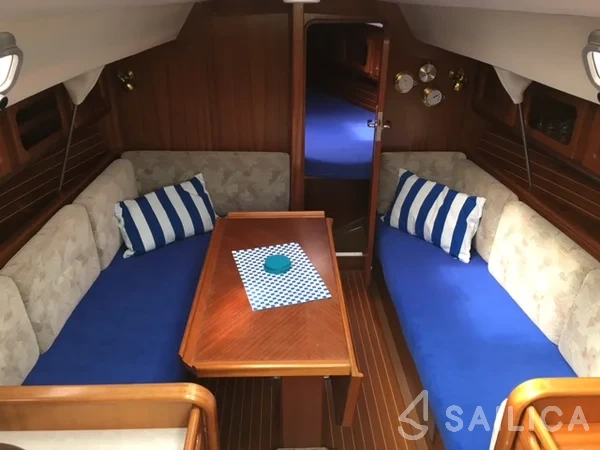Houseboat - Yacht Charter Sailica