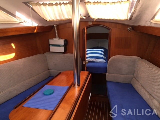 Houseboat - Yacht Charter Sailica