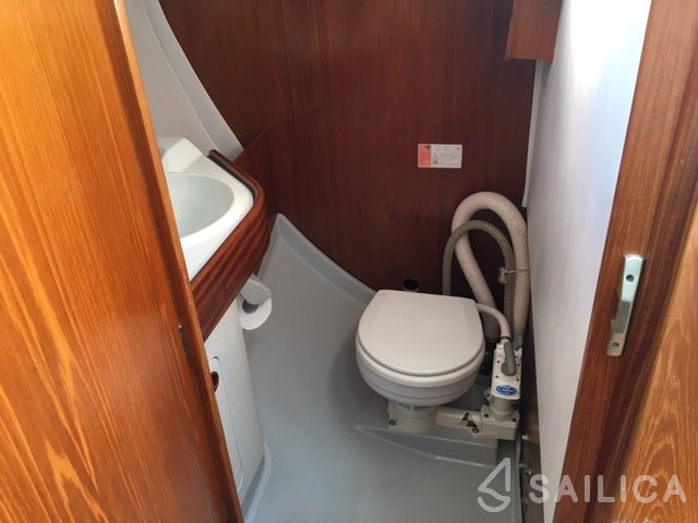 Houseboat - Yacht Charter Sailica