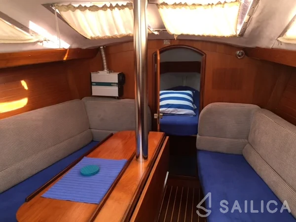 Houseboat - Yacht Charter Sailica