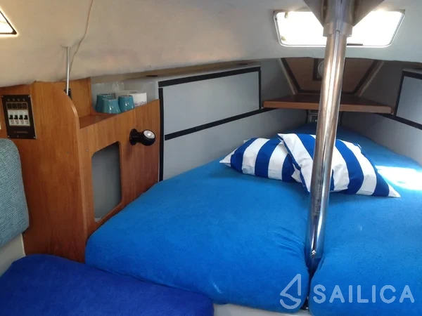 Houseboat - Yacht Charter Sailica