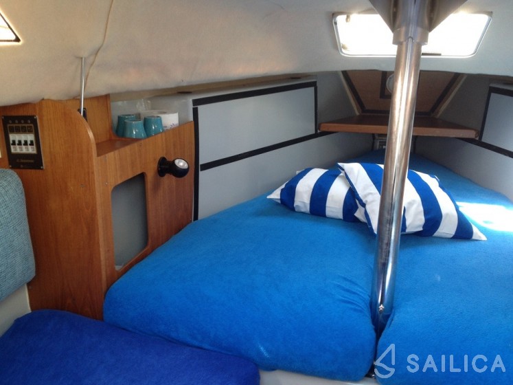 Houseboat - Yacht Charter Sailica