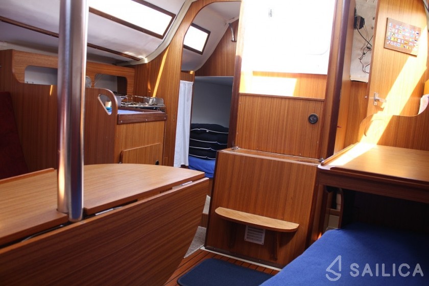 Houseboat - Yacht Charter Sailica
