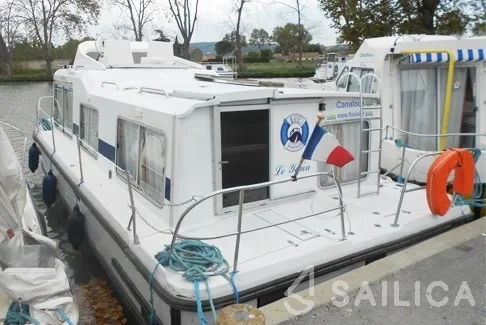 Houseboat - Yacht Charter Sailica