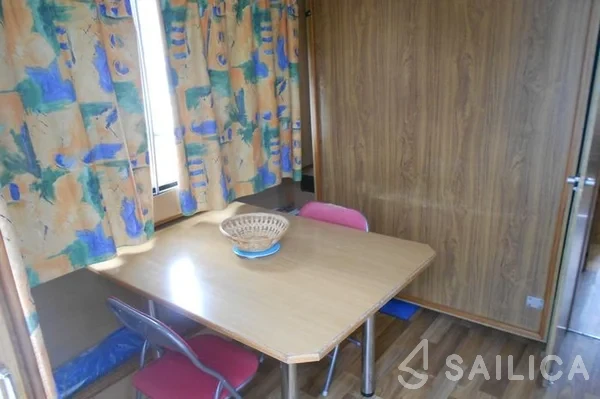 Houseboat - Yacht Charter Sailica