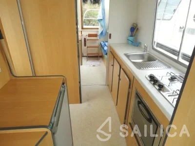 Houseboat - Yacht Charter Sailica