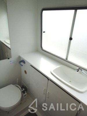 Houseboat - Yacht Charter Sailica