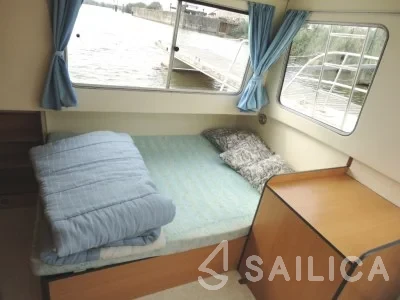 Houseboat - Yacht Charter Sailica