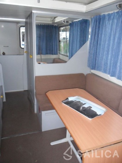 Houseboat - Yacht Charter Sailica
