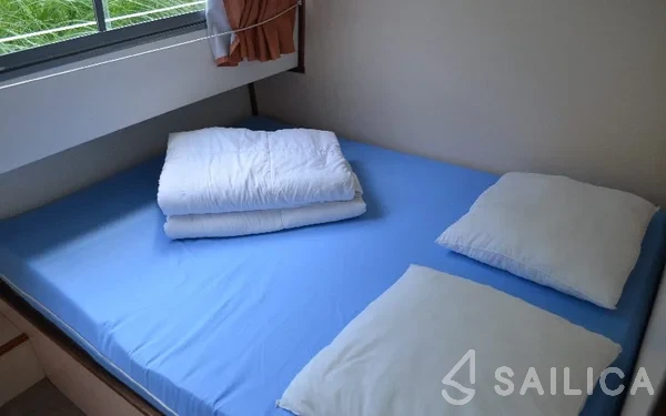 Houseboat - Yacht Charter Sailica
