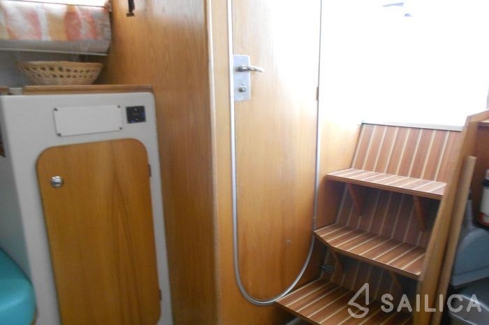 Houseboat - Yacht Charter Sailica