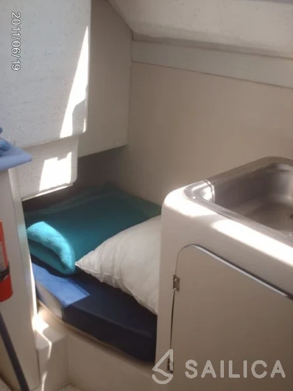 Houseboat - Yacht Charter Sailica