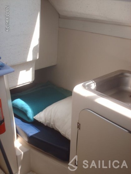 Houseboat - Yacht Charter Sailica
