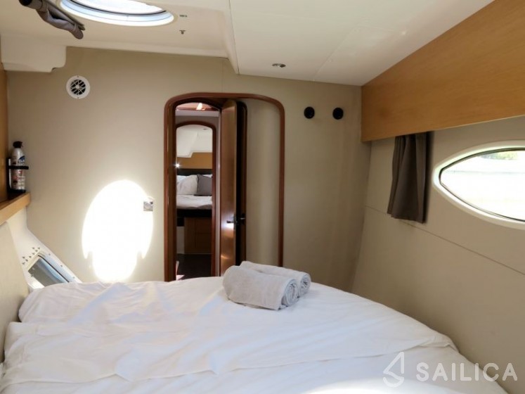 Salina 48 Evolution - 3 + 1 cab. - Yacht Charter Sailica