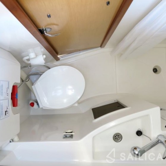 Salina 48 Evolution - 3 + 1 cab. - Yacht Charter Sailica
