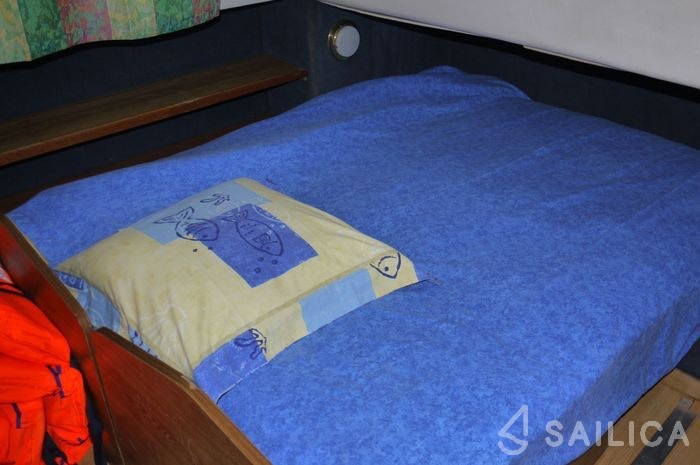 Houseboat - Yacht Charter Sailica