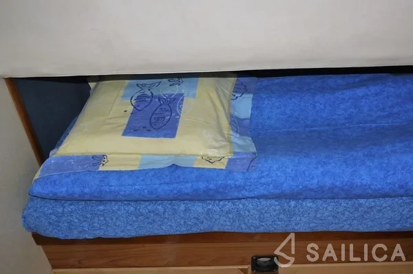 Houseboat - Yacht Charter Sailica