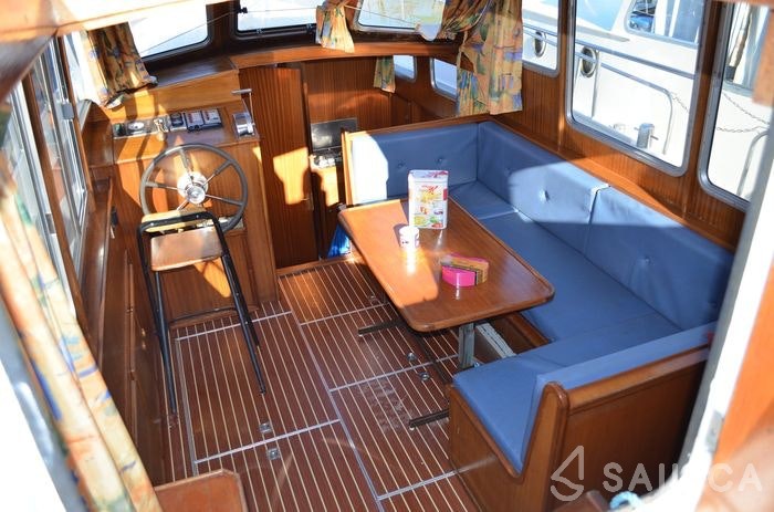 Houseboat - Yacht Charter Sailica